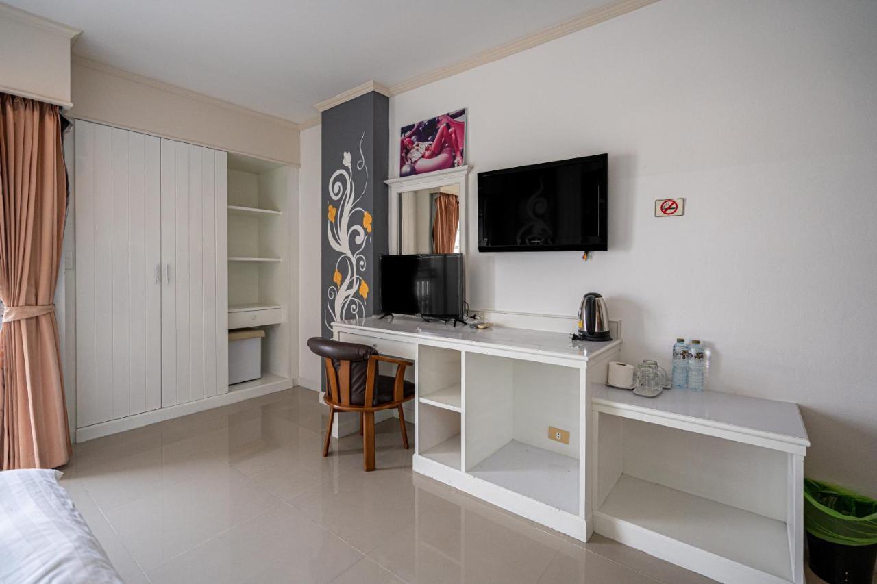 Hotel Santi White House Patong Exterior foto