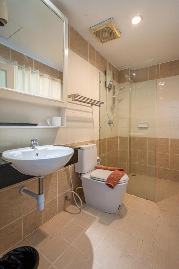 Hotel Santi White House Patong Exterior foto